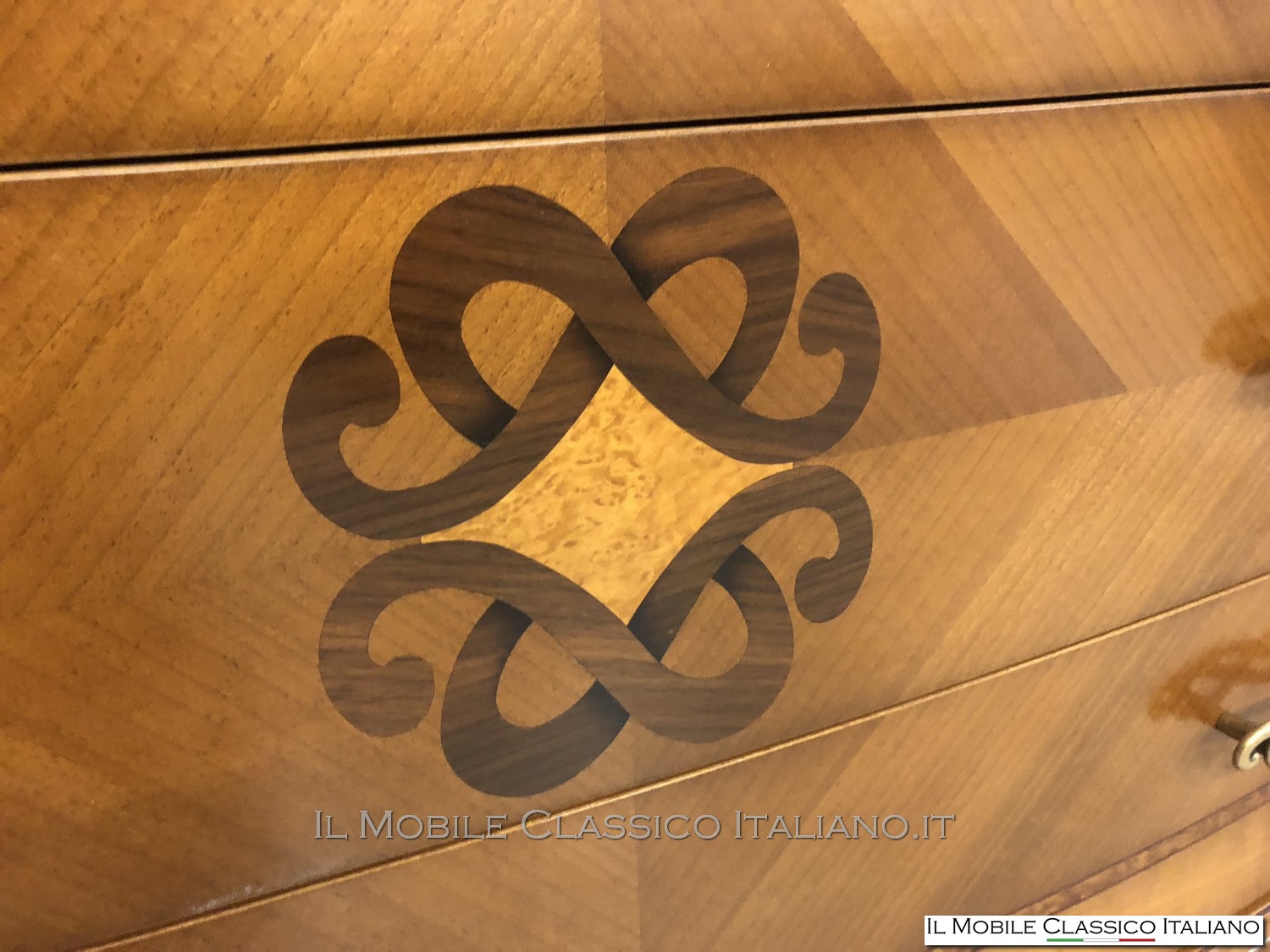 gruppo comò stile classico italiano